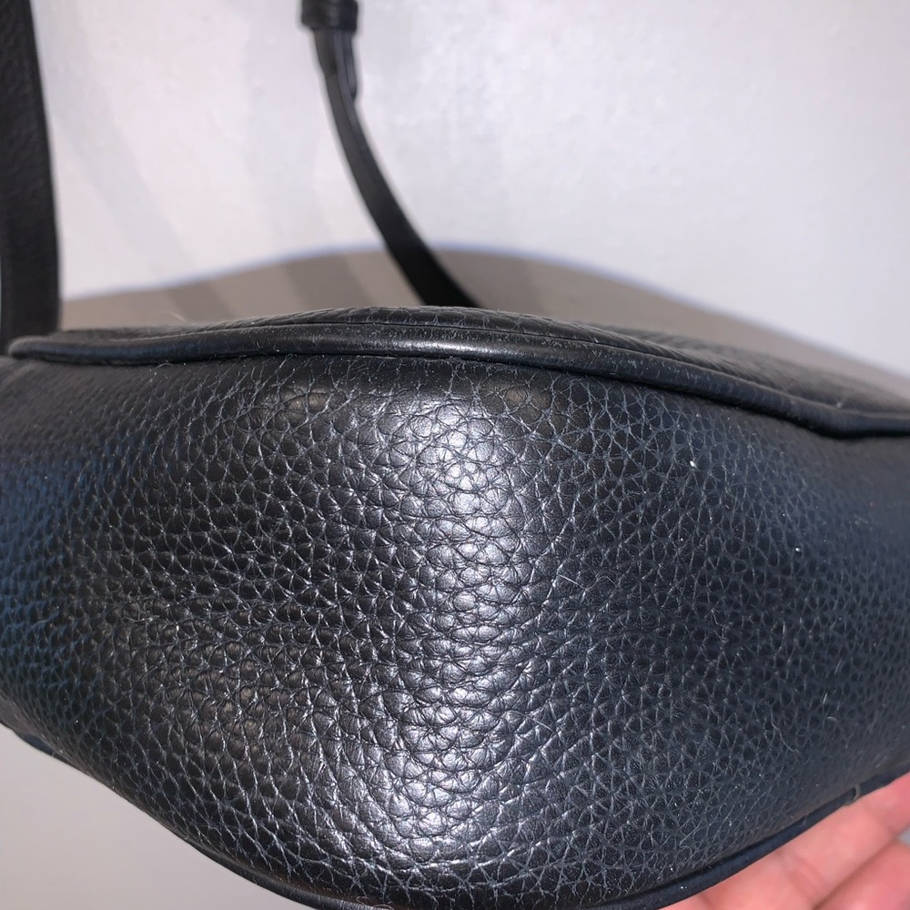 Gucci Black Pebbled Leather Crossbody Camera Bag with Tassel - Picture 8 of 16
